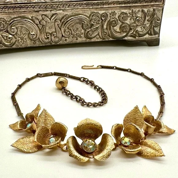 Vintage Deco Rhinestone Flower Statement Necklace - Picture 17 of 17